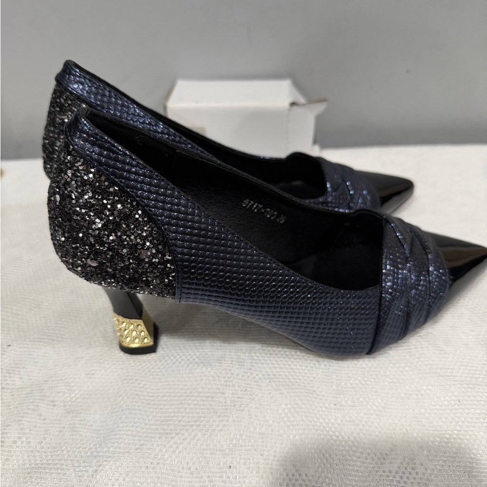 Chic Black and Blue Women's Heels - Picture 5 of 9